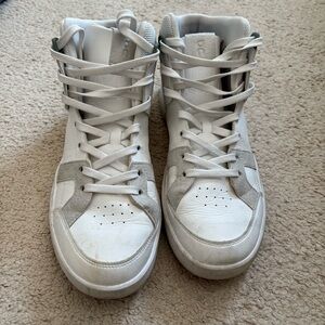 On Running the Roger Clubhouse Mid